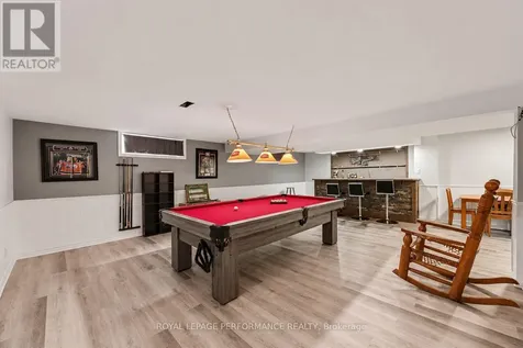 531 Blossom Park Drive Cornwall ON K6H 5N1