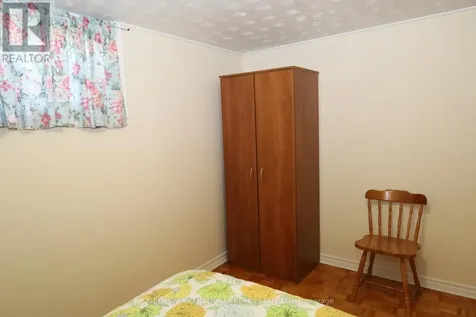 1261 Brookline Avenue Ottawa ON K1V 6S4