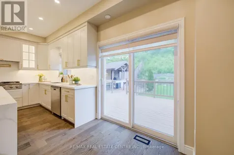 252 Gravel Ridge Trail Kitchener ON N2E 0C5
