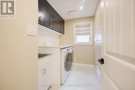 252 Gravel Ridge Trail Kitchener ON N2E 0C5