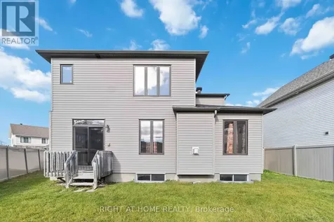 135 Piazza Circle Ottawa ON K2J 5S2