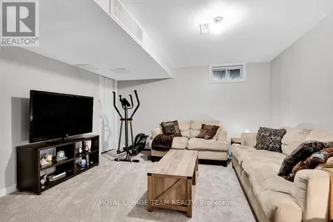 1443 Caravel Crescent Ottawa ON K1E 3P5