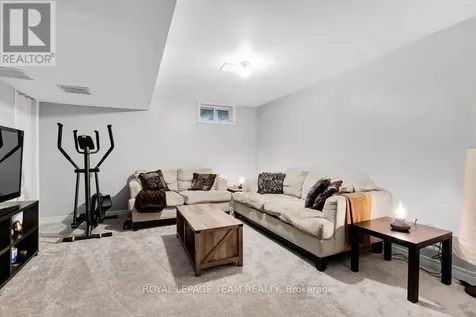 1443 Caravel Crescent Ottawa ON K1E 3P5