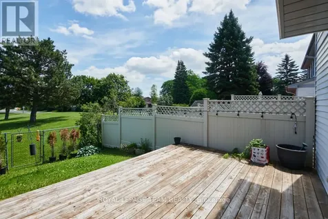 1443 Caravel Crescent Ottawa ON K1E 3P5