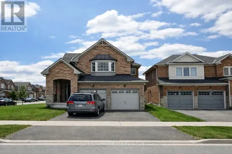 152 Mavrinac Boulevard Aurora ON L4G 0G6