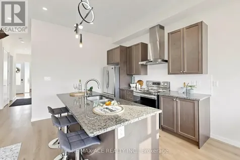 368 Elyse Court Aurora ON L4G 2C9