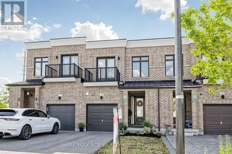 368 Elyse Court Aurora ON L4G 2C9