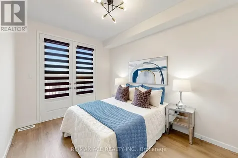 368 Elyse Court Aurora ON L4G 2C9