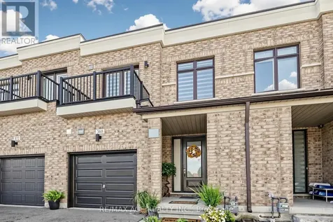 368 Elyse Court Aurora ON L4G 2C9