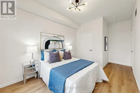 368 Elyse Court Aurora ON L4G 2C9