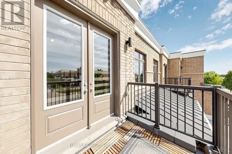 368 Elyse Court Aurora ON L4G 2C9