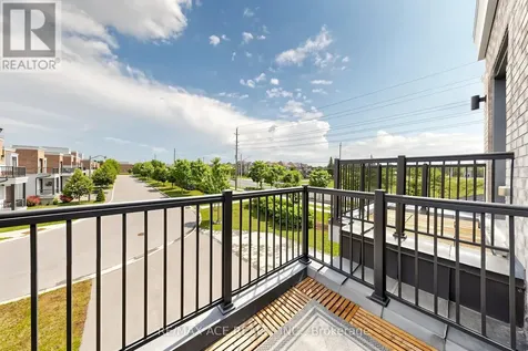 368 Elyse Court Aurora ON L4G 2C9