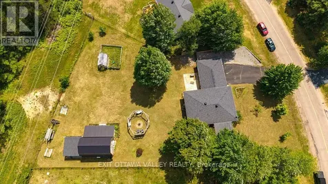314 Carla Street Petawawa ON K8H 3N2