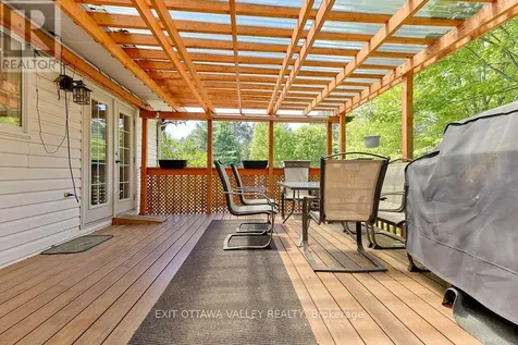 314 Carla Street Petawawa ON K8H 3N2