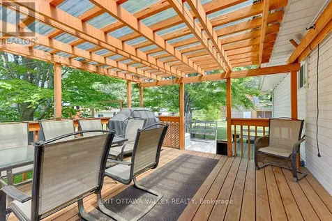314 Carla Street Petawawa ON K8H 3N2