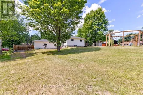 314 Carla Street Petawawa ON K8H 3N2