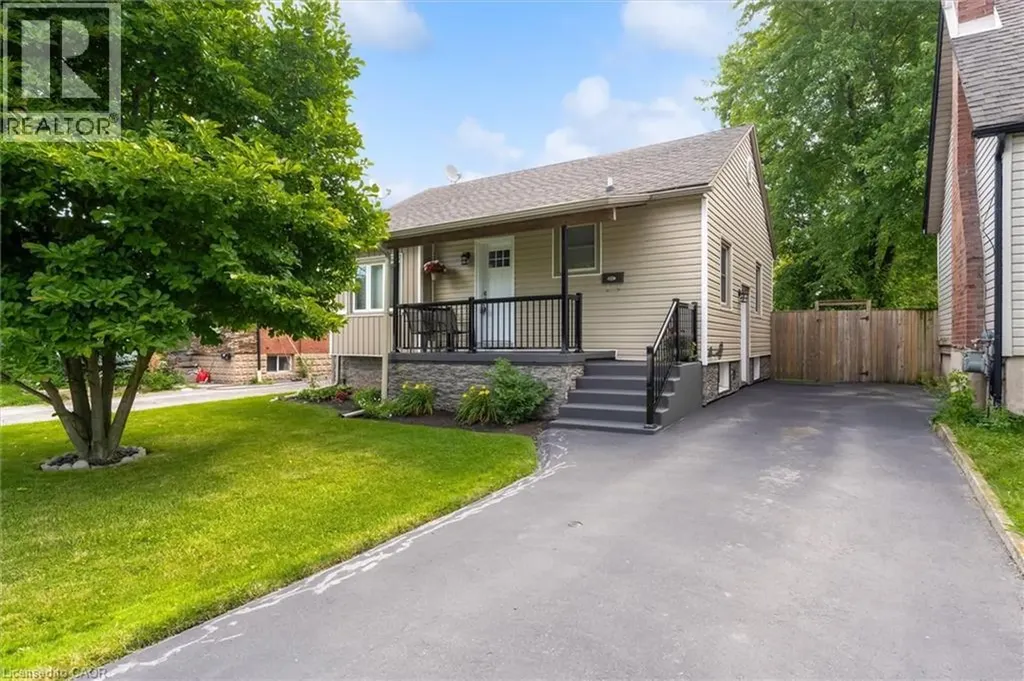 722 Burgess Avenue Hamilton ON L8H 6J4