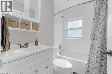 722 Burgess Avenue Hamilton ON L8H 6J4