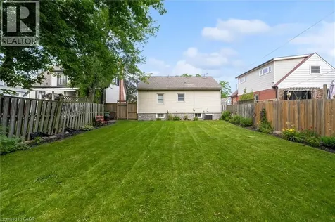 722 Burgess Avenue Hamilton ON L8H 6J4