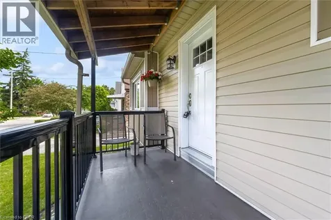 722 Burgess Avenue Hamilton ON L8H 6J4