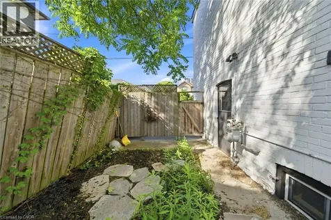 73 Peter Street Hamilton ON L8R 1T4