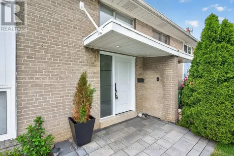 121 Saint Lucie Drive Toronto (humbermede) ON M9M 1T4