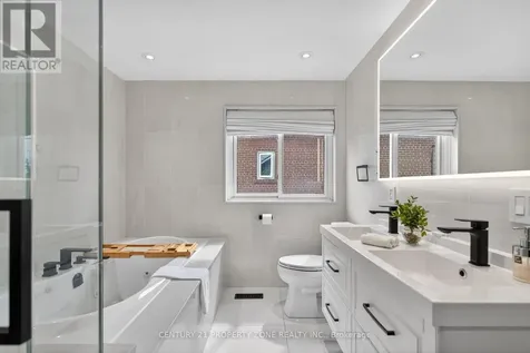 121 Saint Lucie Drive Toronto (humbermede) ON M9M 1T4