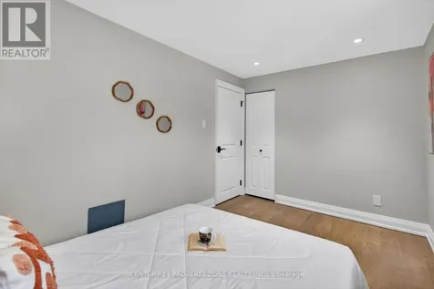 121 Saint Lucie Drive Toronto (humbermede) ON M9M 1T4