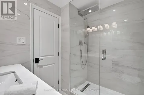 121 Saint Lucie Drive Toronto (humbermede) ON M9M 1T4