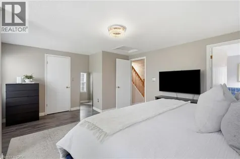 128 Houghton Street Cambridge ON N1C 4L3