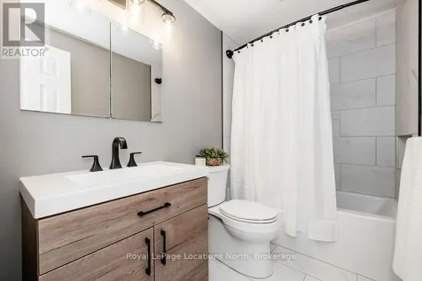 493 Ontario Street Collingwood ON L9Y 4B9