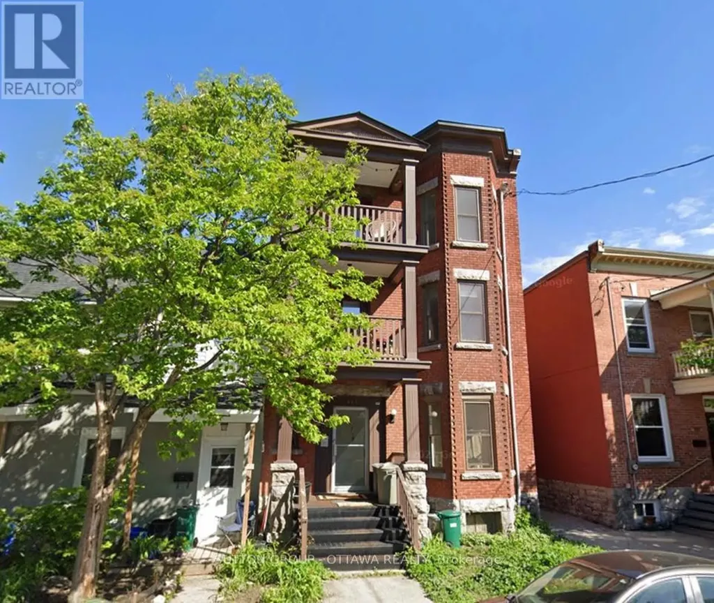 149 St Andrew Street Ottawa ON K1N 5G3