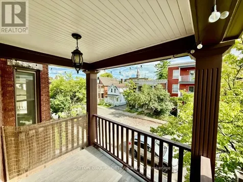 149 St Andrew Street Ottawa ON K1N 5G3