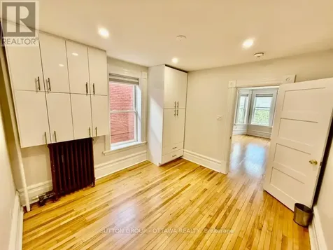 149 St Andrew Street Ottawa ON K1N 5G3