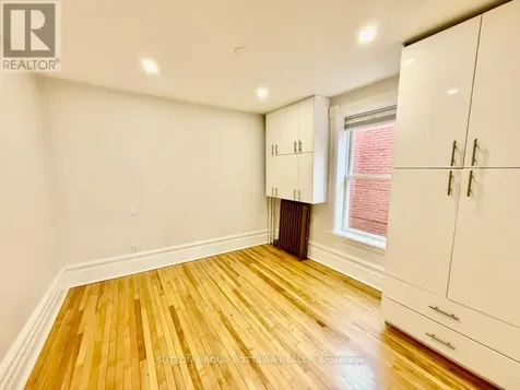 149 St Andrew Street Ottawa ON K1N 5G3
