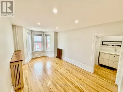 149 St Andrew Street Ottawa ON K1N 5G3