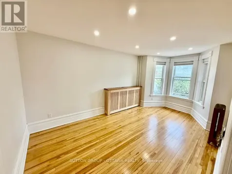 149 St Andrew Street Ottawa ON K1N 5G3