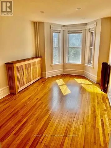 149 St Andrew Street Ottawa ON K1N 5G3