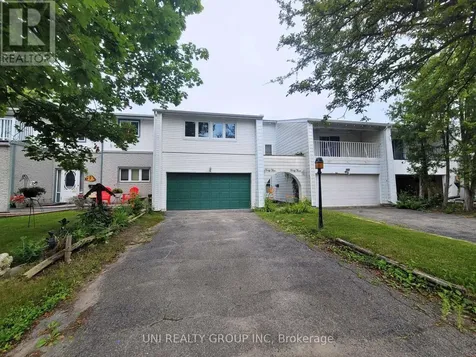 45 Grady Crescent Ottawa ON K2H 5S2