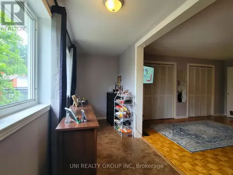 45 Grady Crescent Ottawa ON K2H 5S2