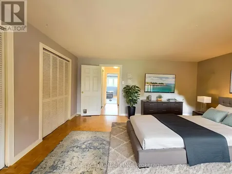 45 Grady Crescent Ottawa ON K2H 5S2