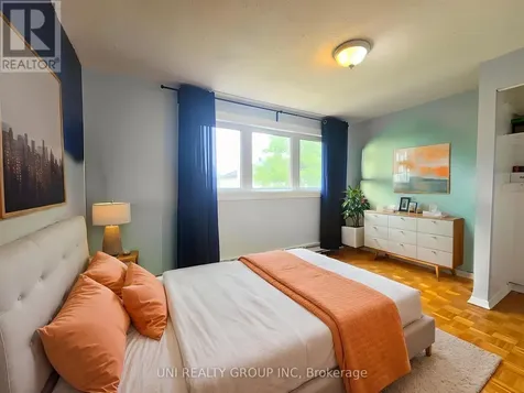 45 Grady Crescent Ottawa ON K2H 5S2