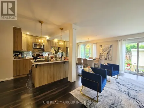 45 Grady Crescent Ottawa ON K2H 5S2