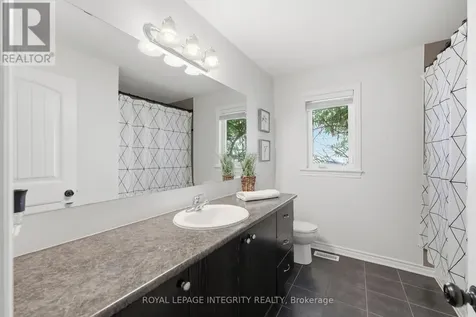 541 Bryce Place Ottawa ON K2S 0N2