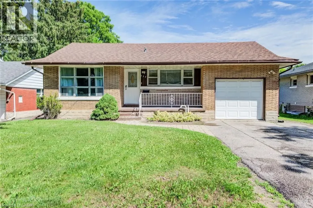 139 Elgin Crescent Waterloo ON N2J 2S5