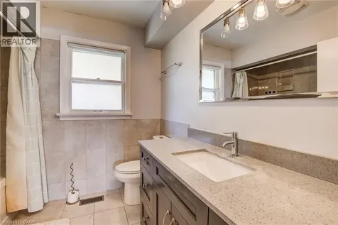 139 Elgin Crescent Waterloo ON N2J 2S5
