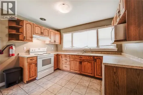 139 Elgin Crescent Waterloo ON N2J 2S5