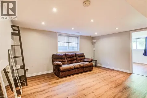 139 Elgin Crescent Waterloo ON N2J 2S5