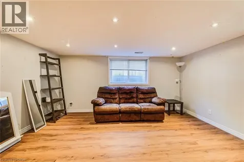 139 Elgin Crescent Waterloo ON N2J 2S5