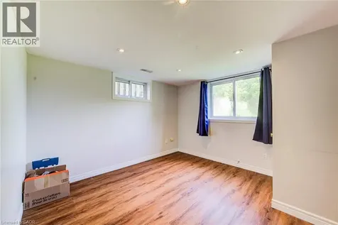 139 Elgin Crescent Waterloo ON N2J 2S5